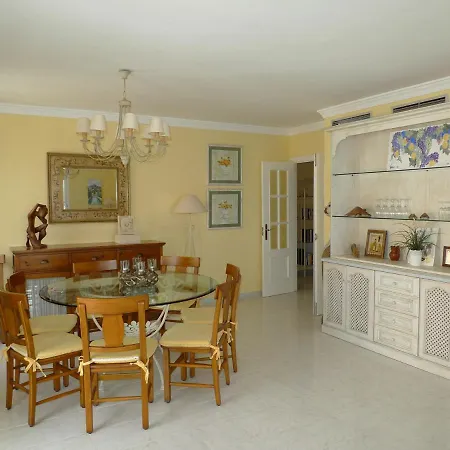 Costa Beachfront Апартаменты