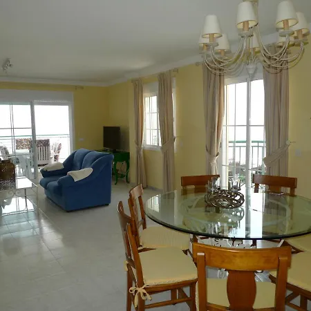 Апартаменты Costa Beachfront